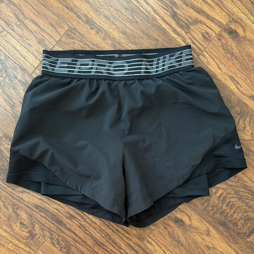 Nike Black Athletic Shorts Moisture-Wicking Design